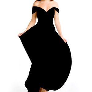 Kaitlynn is a floor-length, empire style that flatters all figures!